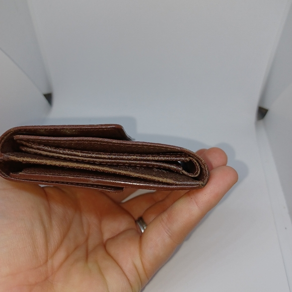 Authentic LV Wallet - Picture 9 of 10